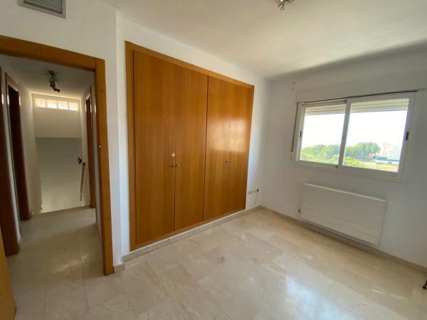 Casa independiente en calle Serra de Mariola