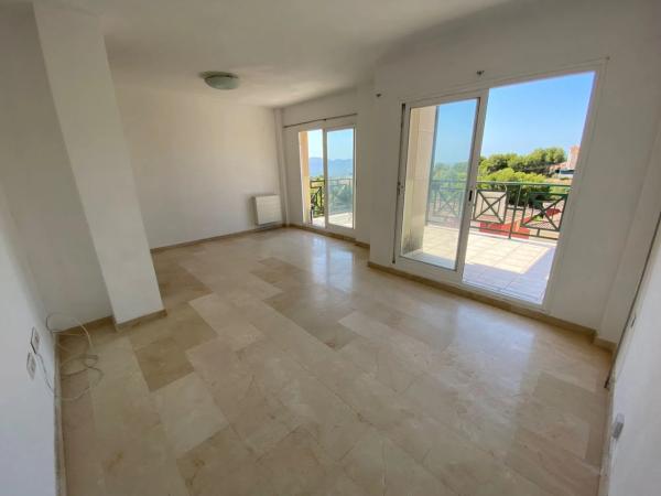 Casa independiente en calle Serra de Mariola