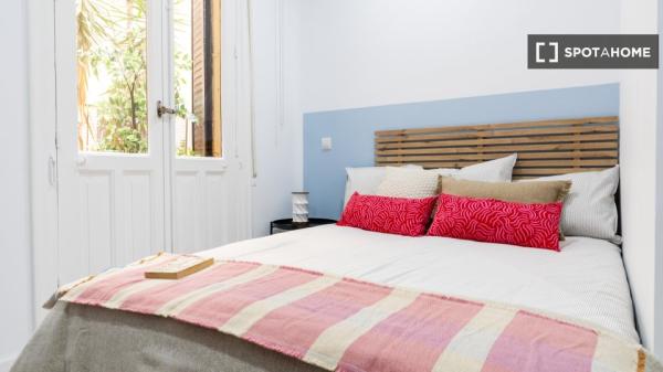 Room in a shared apartment for rent in Universidad, Madrid