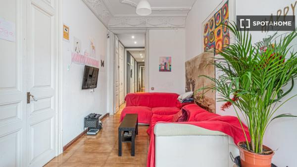 Pokój w 10-pokojowym mieszkaniu w Diagonal Mar w Barcelonie