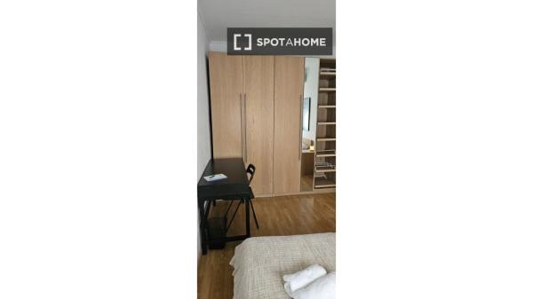 Se alquila habitación en El Gòtic, Barcelona