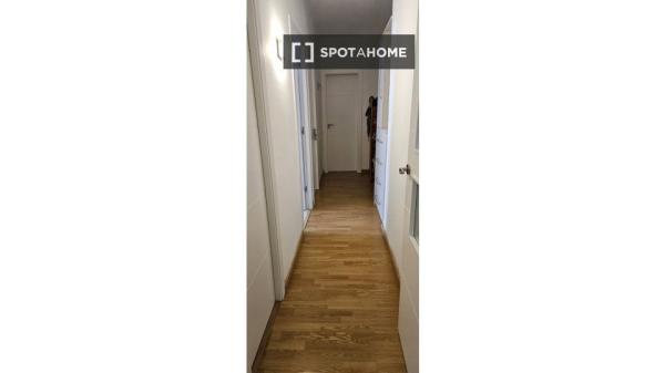 Se alquila habitación en El Gòtic, Barcelona