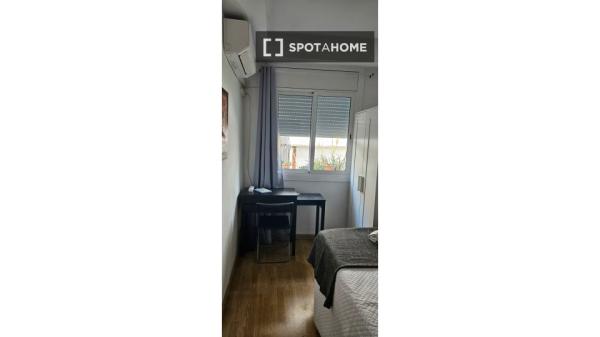 Se alquila habitación en El Gòtic, Barcelona