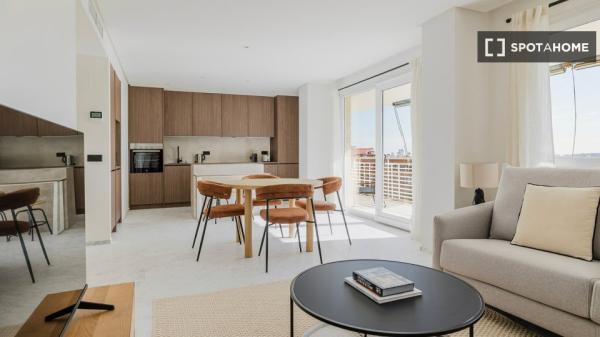 Piso de 2 dormitorios en alquiler en San Pascual, Madrid.