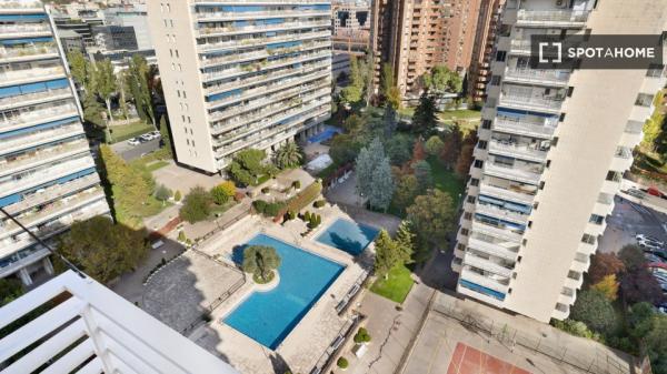 Piso de 2 dormitorios en alquiler en San Pascual, Madrid.