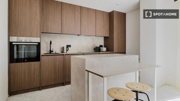 Piso de 2 dormitorios en alquiler en San Pascual, Madrid.