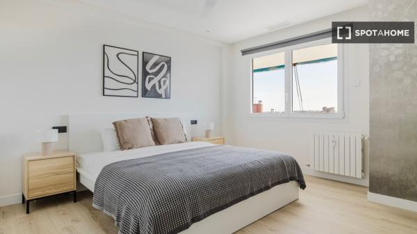 Piso de 2 dormitorios en alquiler en San Pascual, Madrid.