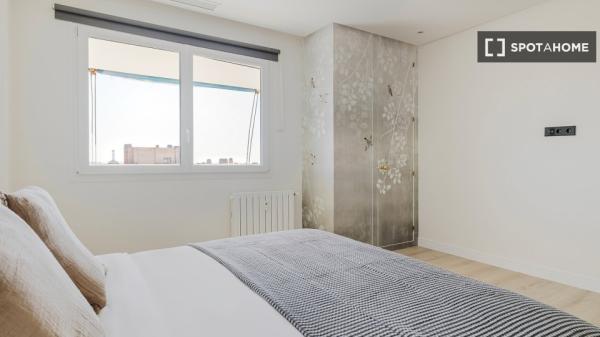 Piso de 2 dormitorios en alquiler en San Pascual, Madrid.