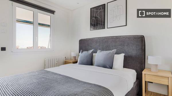 Piso de 2 dormitorios en alquiler en San Pascual, Madrid.