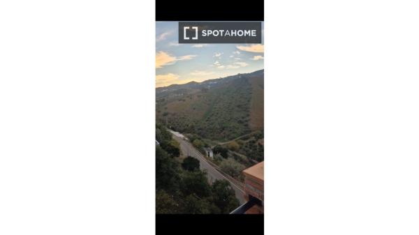 Piso de 3 habitaciones en alquiler en Moclinejo