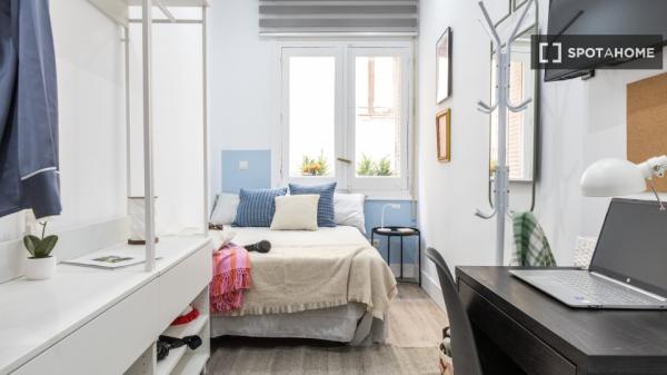 Zimmer in einer Wohngemeinschaft in Universidad, Madrid zu vermieten