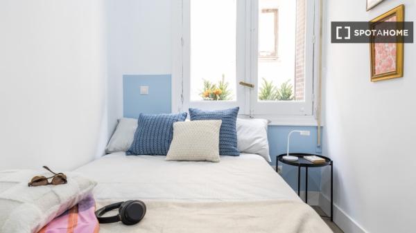 Zimmer in einer Wohngemeinschaft in Universidad, Madrid zu vermieten