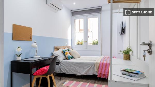 Habitación en piso compartido en alquiler en Universidad, Madrid