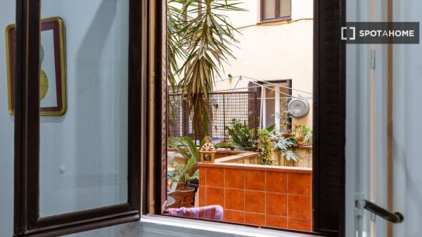 Habitación en piso compartido en alquiler en Universidad, Madrid