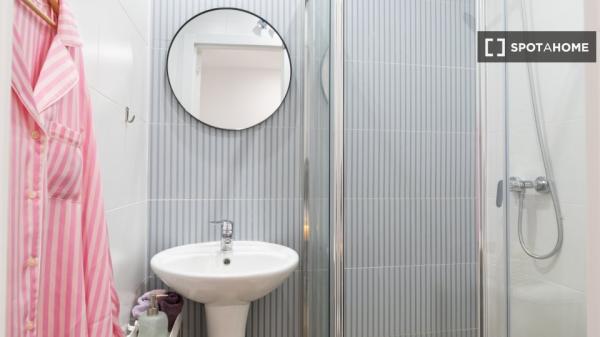 Pokój w mieszkaniu współdzielonym do wynajęcia na Uniwersytecie w Madrycie