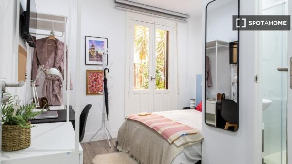 Habitación en piso compartido en alquiler en Universidad, Madrid