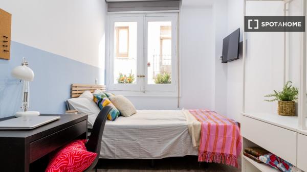Habitación en piso compartido en alquiler en Universidad, Madrid