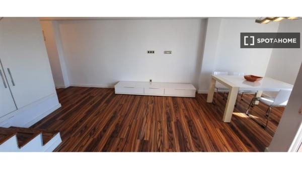 Chambre en colocation à louer à La Malva-Rosa, Valence.