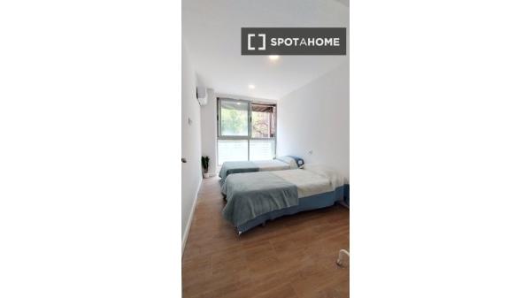 Apartamento de 2 dormitorios en alquiler en Aiora, Valencia