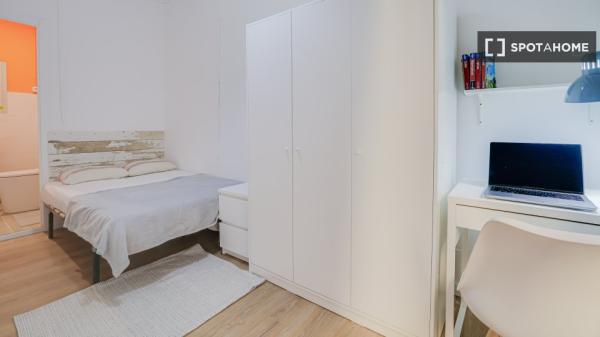 Habitación en piso compartido en alquiler en el Gòtic, Barcelona