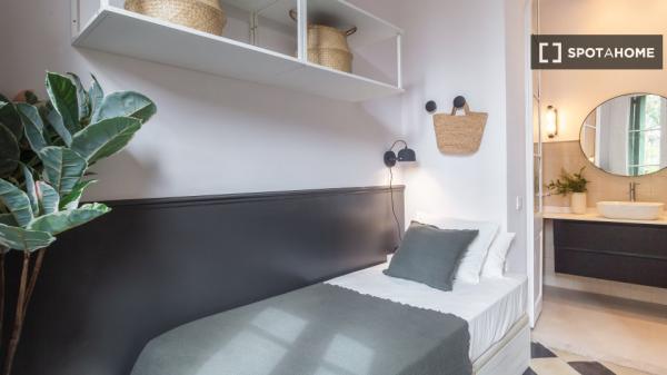 Habitación en piso de 15 habitaciones, Camp d'en Grassot i Gracia Nova