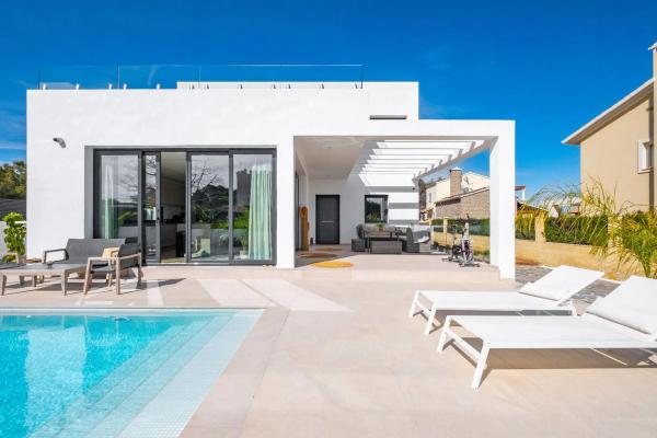 Casa independiente en calle San Marino, 39