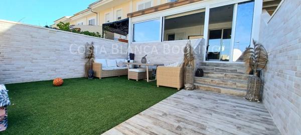 Chalet pareado en calle Cabo Roig