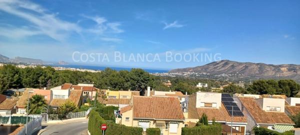 Chalet pareado en calle Cabo Roig