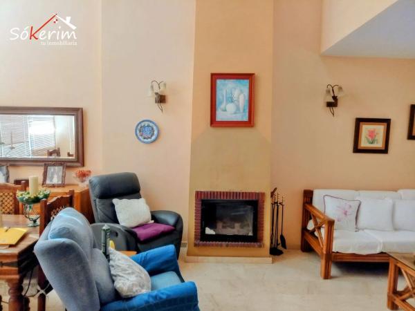 Chalet pareado en calle Santa Lucía