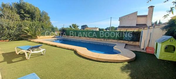 Casa independiente en calle Capellá