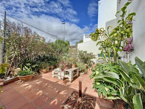 Chalet pareado en calle Oslo