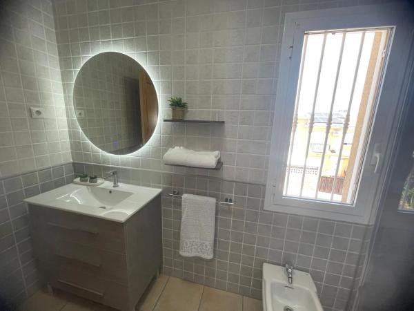 Chalet pareado en calle Murillo