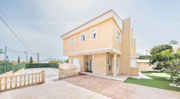 Casa independiente en calle Ametllers, 27