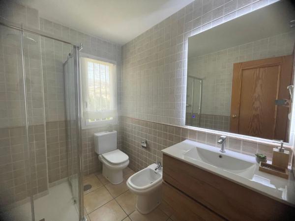 Chalet pareado en calle Murillo