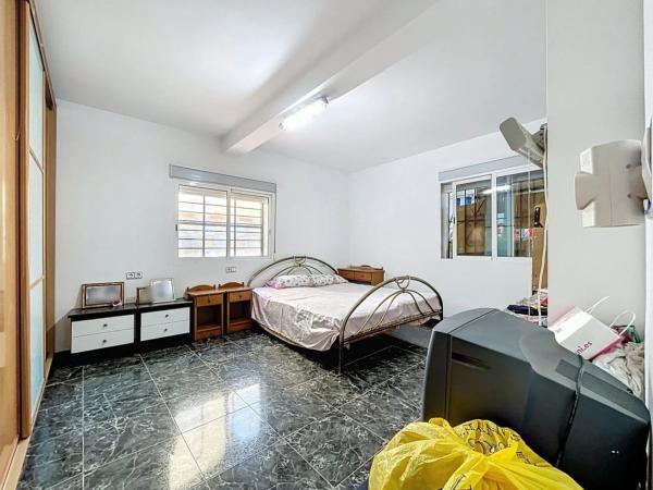 Chalet adosado en Lg Diseminados