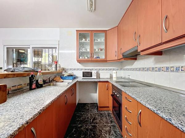 Chalet adosado en Lg Diseminados