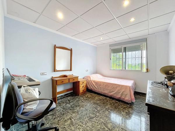 Chalet adosado en Lg Diseminados