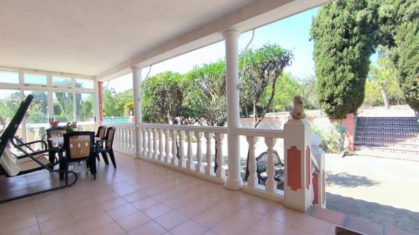 Casa independiente en avenida de Coloma