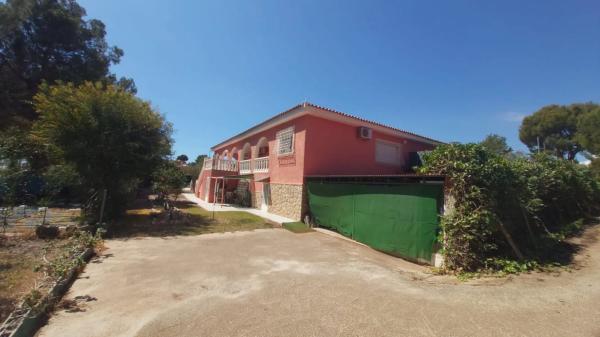 Casa independiente en avenida de Coloma