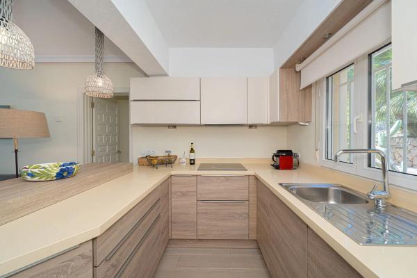 Casa independiente en calle Mar de Kara, 23