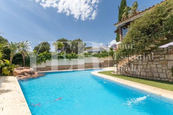 Casa independiente en Urbanizacion Coblanca