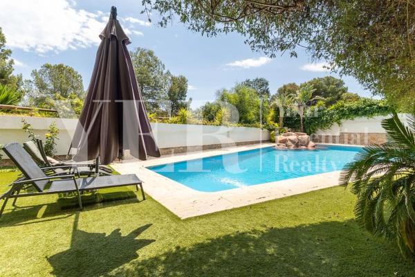 Casa independiente en Urbanizacion Coblanca