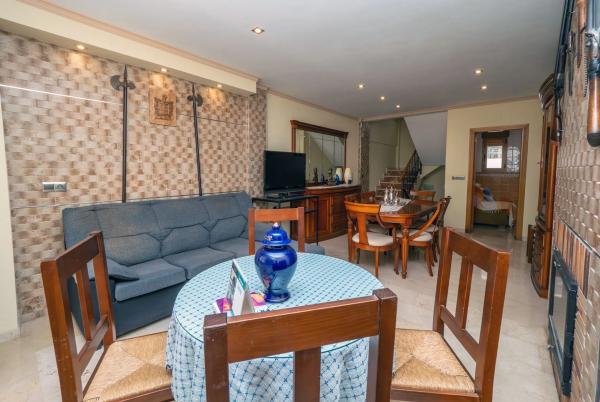 Chalet adosado en calle la Fonteta