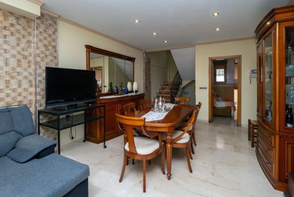 Chalet adosado en calle la Fonteta