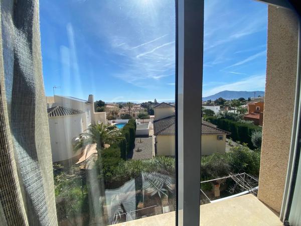 Casa independiente en calle Estocolmo