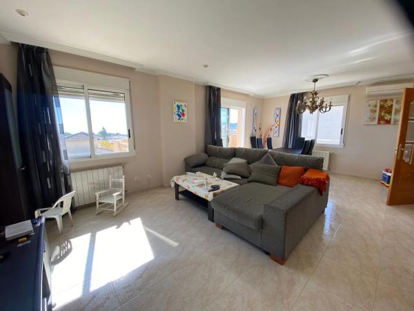 Casa independiente en calle Estocolmo