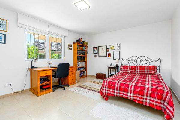 Casa independiente en calle Fernando Botero