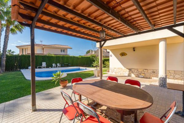 Casa independiente en calle Fernando Botero