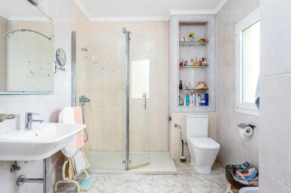 Casa independiente en calle Fernando Botero