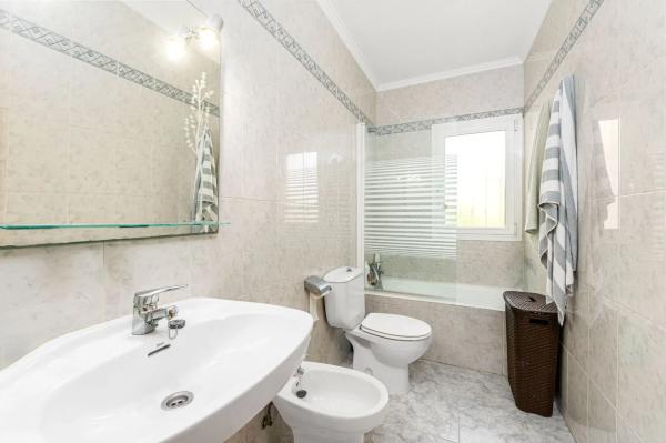 Casa independiente en calle Fernando Botero